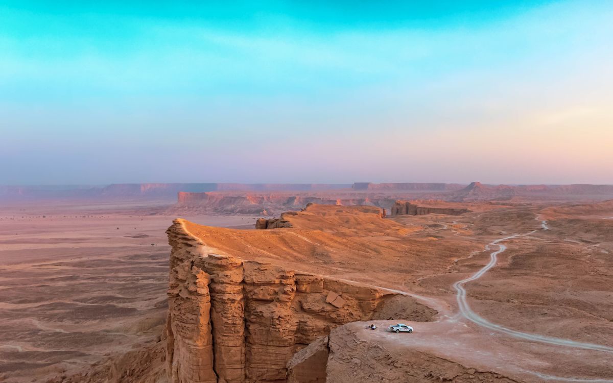 من الطلب إلى التشغيل